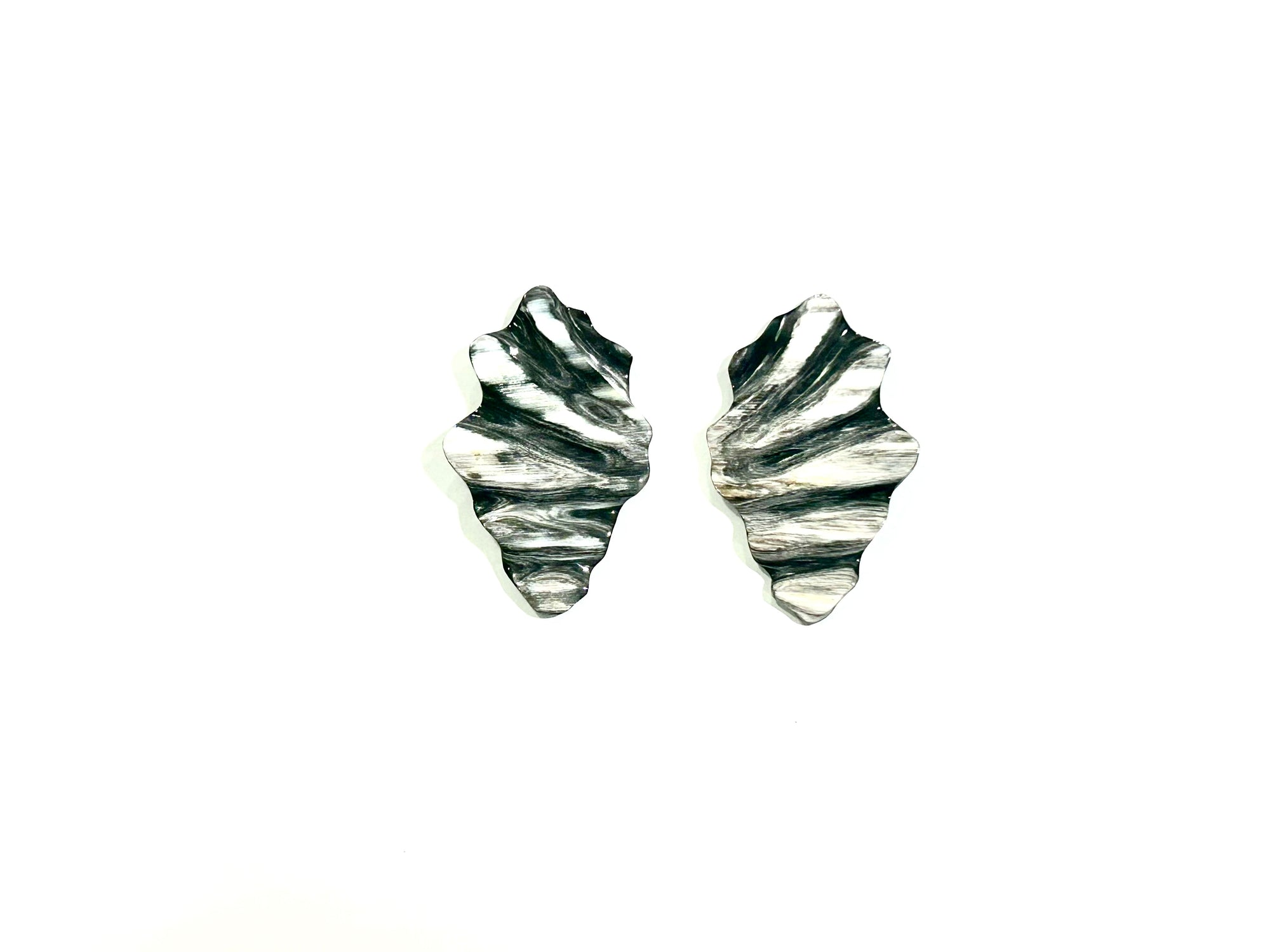 Marlie Sculpted Horn Earring