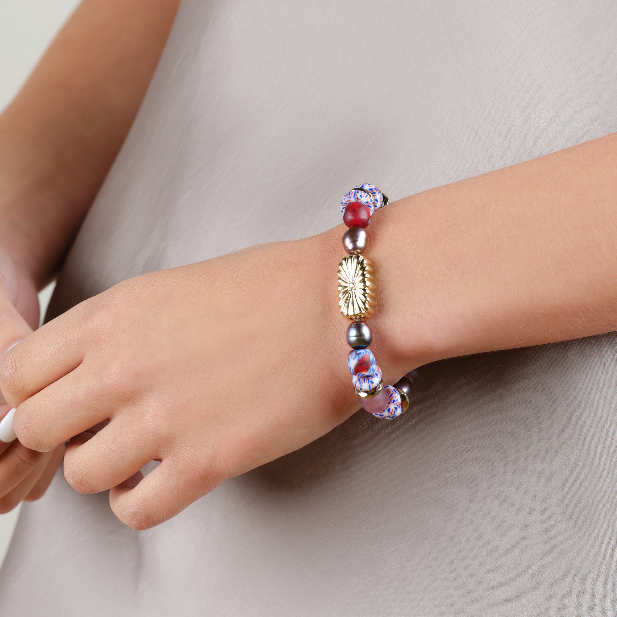 STRENGTH Inspirational Beaded Stretch Bracelet with Glass & Pearl